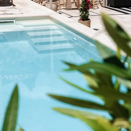 Charming Luxury Seafront With Heatable Pool Villa