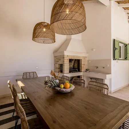 Charming Luxury Seafront With Heatable Pool * Splitska