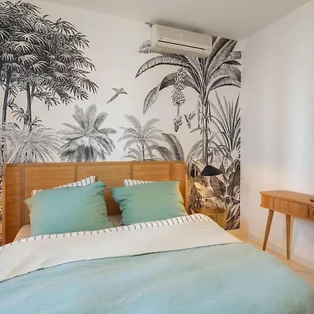 Villa Charming Luxury Seafront With Heatable Pool *