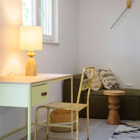 Charming Luxury Seafront With Heatable Pool Villa