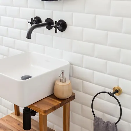 Villa Charming Luxury Seafront With Heatable Pool *