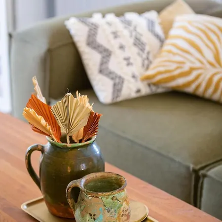 Villa Charming Luxury Seafront With Heatable Pool *