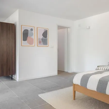 Villa Charming Luxury Seafront With Heatable Pool Splitska