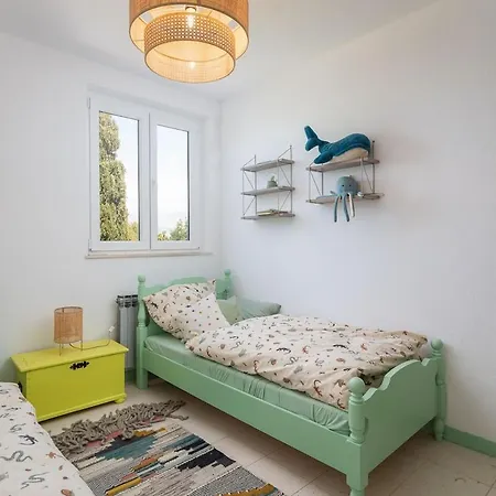 Charming Luxury Seafront With Heatable Pool Βίλα Splitska