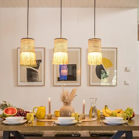 Charming Luxury Seafront With Heatable Pool Βίλα