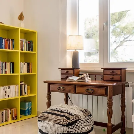 Βίλα Charming Luxury Seafront With Heatable Pool Splitska