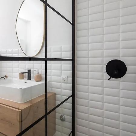 Βίλα Charming Luxury Seafront With Heatable Pool