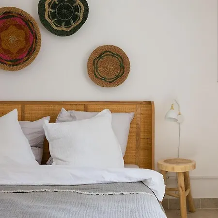 Charming Luxury Seafront With Heatable Pool Βίλα *