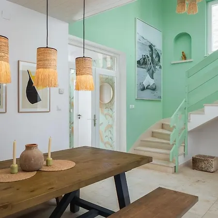 Charming Luxury Seafront With Heatable Pool Splitska