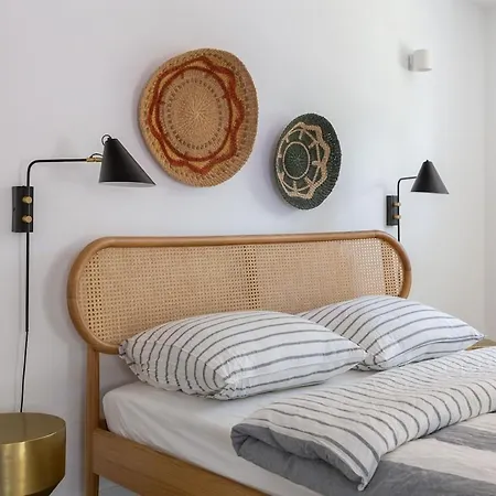 Charming Luxury Seafront With Heatable Pool Βίλα Splitska