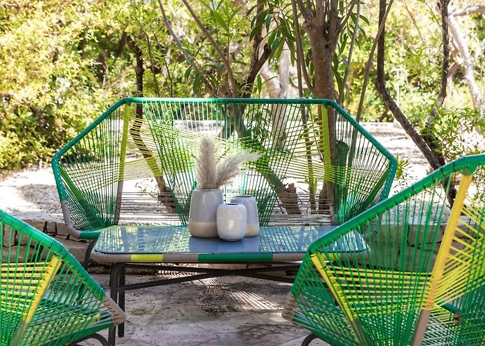 Charming Luxury Seafront With Heatable Pool 斯普利特卡